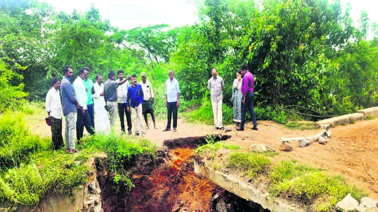  GBC : రెండ్రోజుల్లో మరమ్మతులు పూర్తి చేస్తాం : ఈఈ