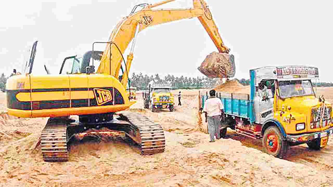 Sand Lorries: ‘బాట్‌’తో బోల్తా 