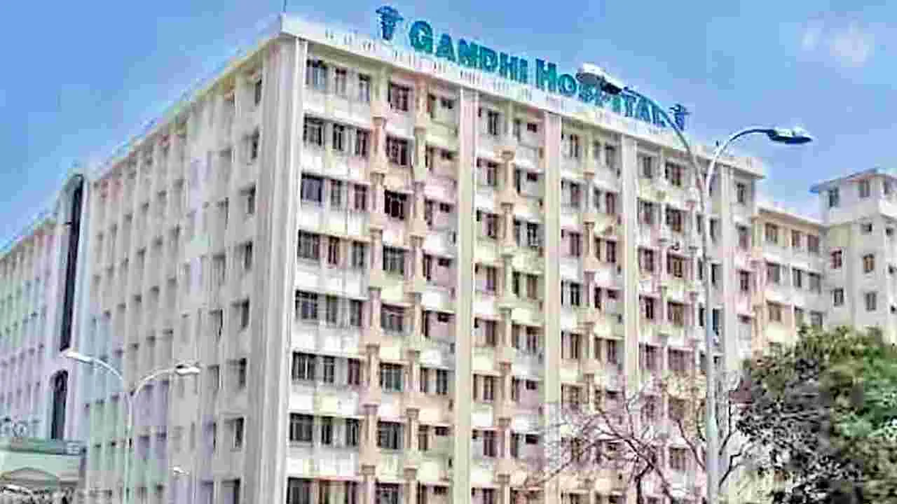 Osmania Hospital: ఉస్మానియా, గాంధీ ఆస్పత్రుల్లో వైద్యుల బదిలీలు ఆపండి