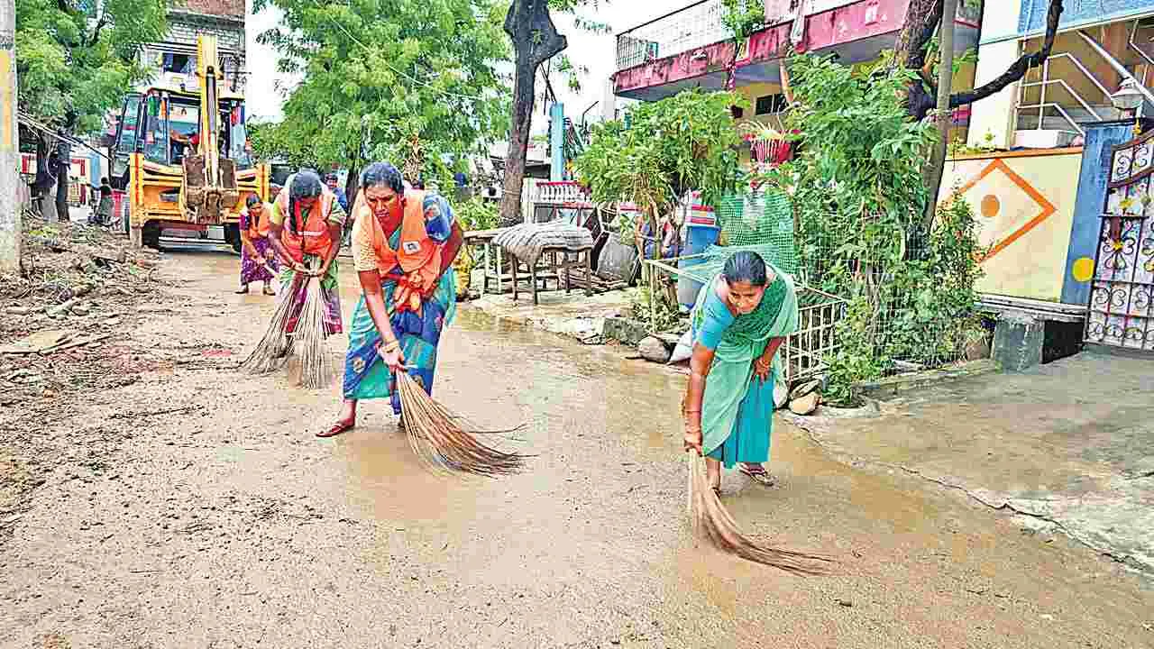 Khammam Floods: కోలుకుంటున్న ఖమ్మం..