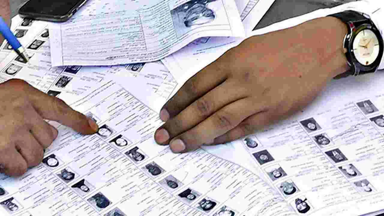 Voter Lists: ఓటరు జాబితాల్లో తప్పులు ఉండొద్దు