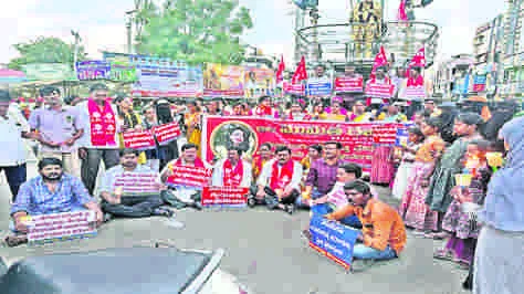 CANDILIGHT RALLY: వైద్యురాలి హత్యకు నిరసనగా కొవ్వొత్తుల ర్యాలీ    