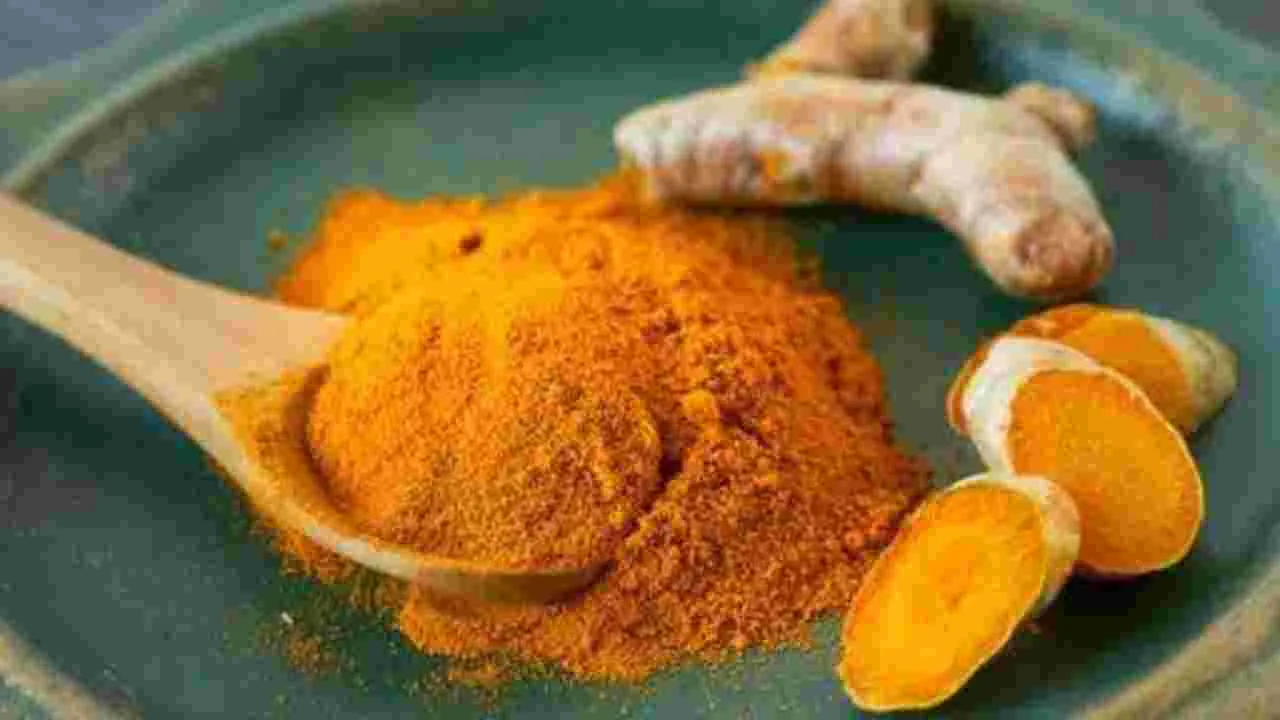 Side effects of Turmeric: అలర్ట్.. పసుపుతో ఇలాంటి ప్రమాదం ఉందని తెలుసా? 