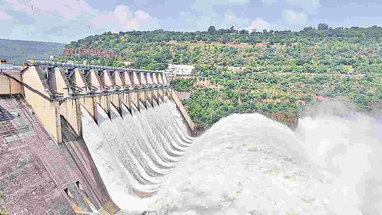 Krishna Basin: శ్రీశైలానికి భారీ వరద..