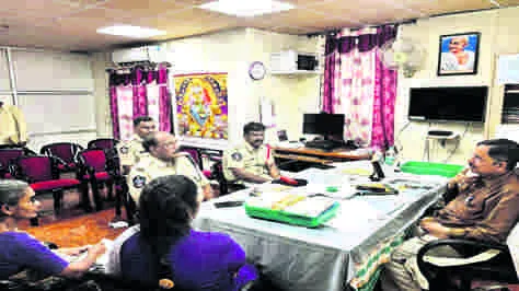 DSP MEETING: సర్వజన ఆస్పత్రిలో భద్రతపై డీఎస్పీ, సీఐ చర్చ