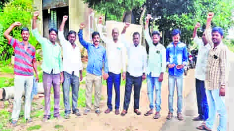 PUMP HOUSE LABOURS: సమస్యలు పరిష్కరించకుంటే.. ఆందోళనలు ఉధృతం