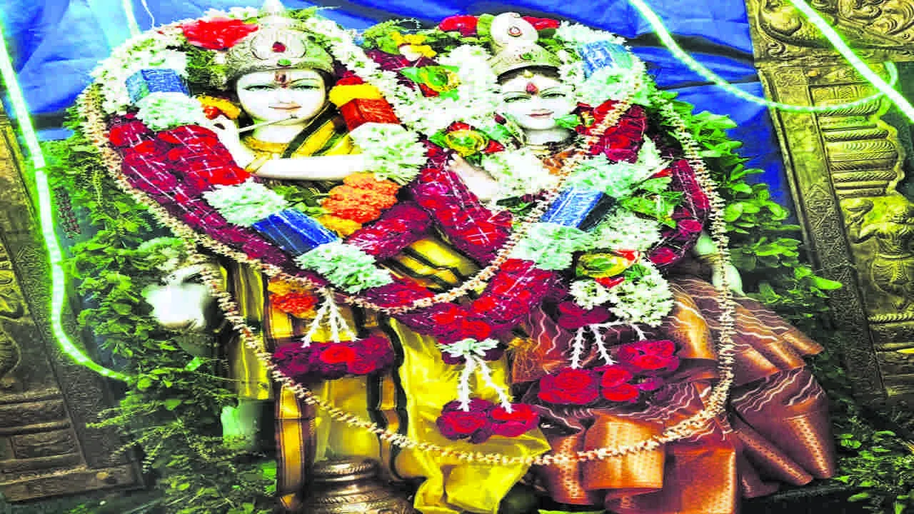 KRISHNASTAMI : భక్తిశ్రద్ధలతో కృష్ణాష్టమి వేడుకలు