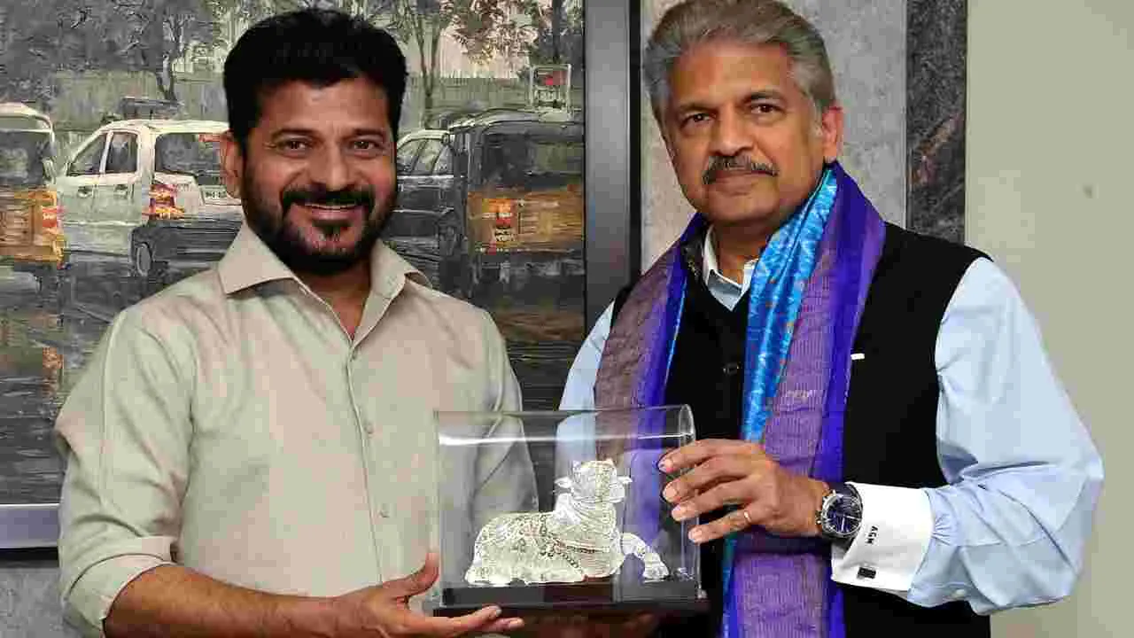 Anand Mahindra: స్కిల్‌ వర్సిటీ ఆటోమోటివ్‌ విభాగాన్ని దత్తత తీసుకుంటా