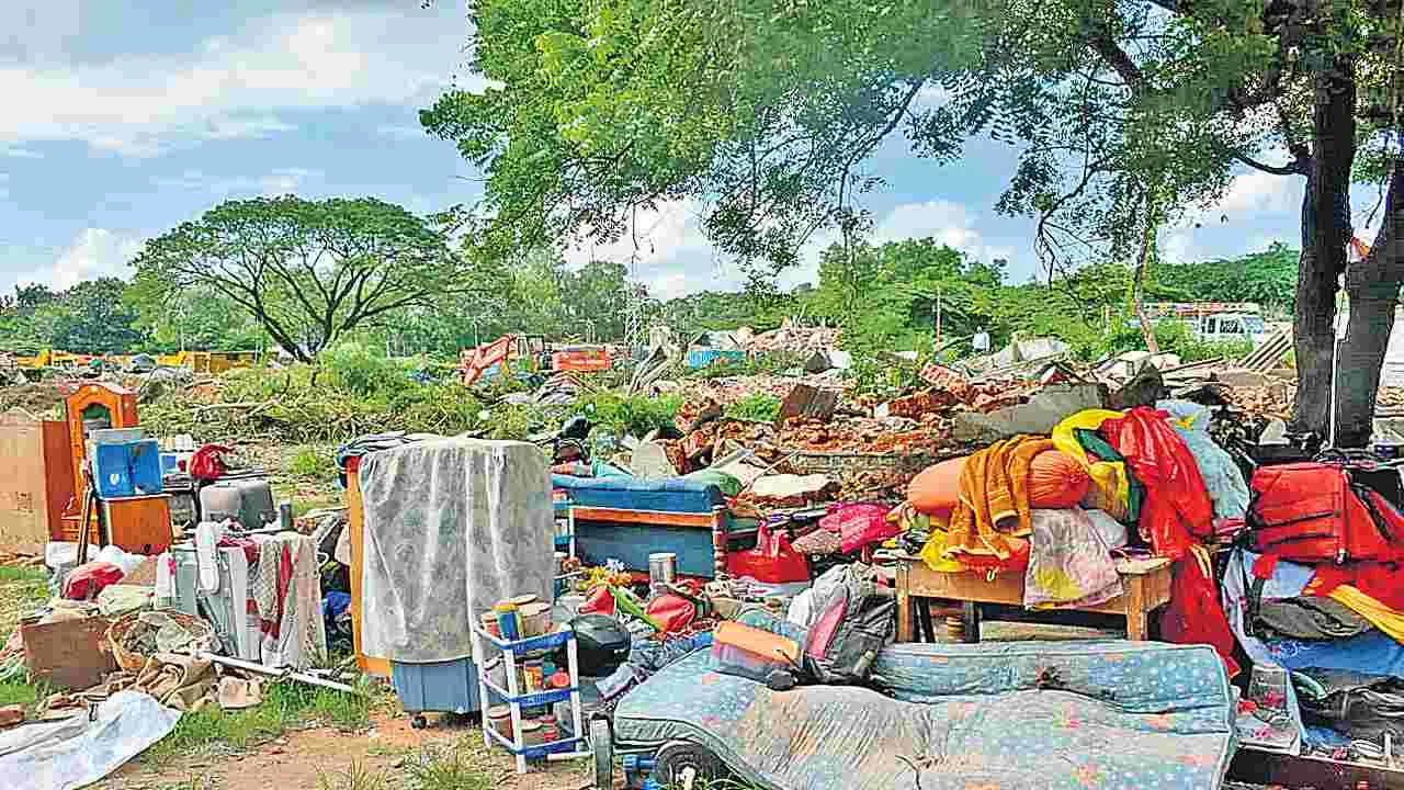 GHMC: లిడ్‌ క్యాప్‌ స్థలంలో ఇళ్ల కూల్చివేత