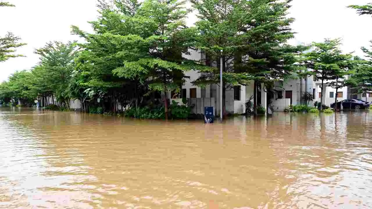 Floods: విల్లాల విలవిల!  