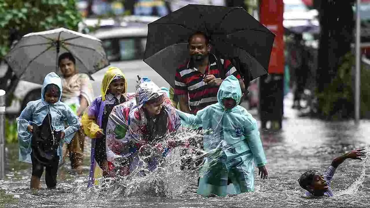 Weather Alert: నేడు విద్యాసంస్థలకు సెలవు 