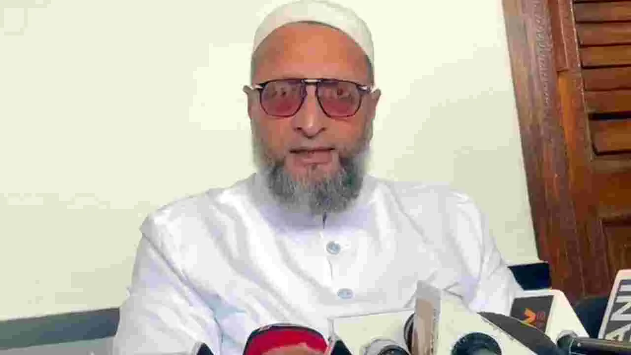 Asaduddin Owaisi: ప్రభుత్వ ఆఫీసులనూ కూల్చేస్తారా?