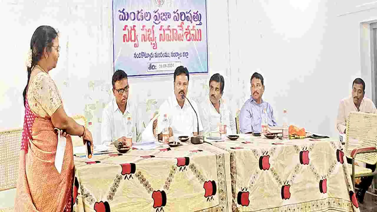 గ్రామాల్లో సమస్యలు పరిష్కరించాలి: ఎమ్మెల్యే