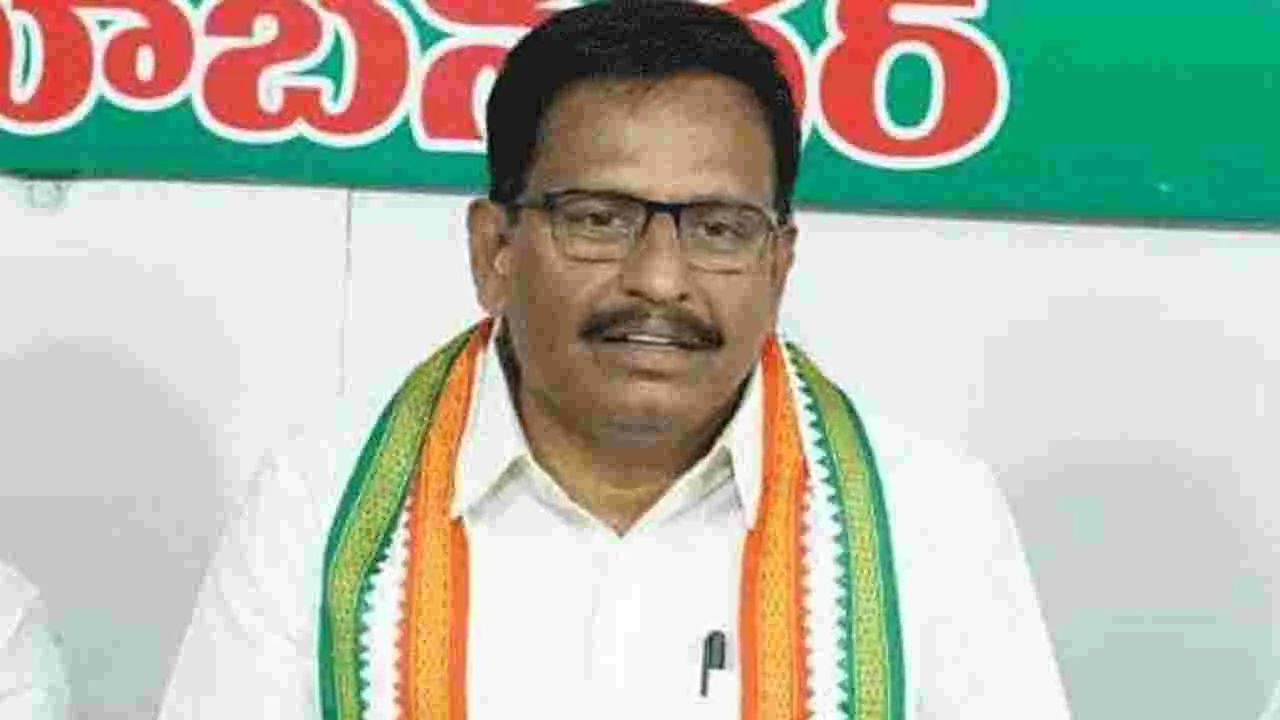 MLA Srinivas Reddy: కాంగ్రెస్‌పై కేటీఆర్, హరీశ్ రావు విషం చిమ్ముతున్నారు..