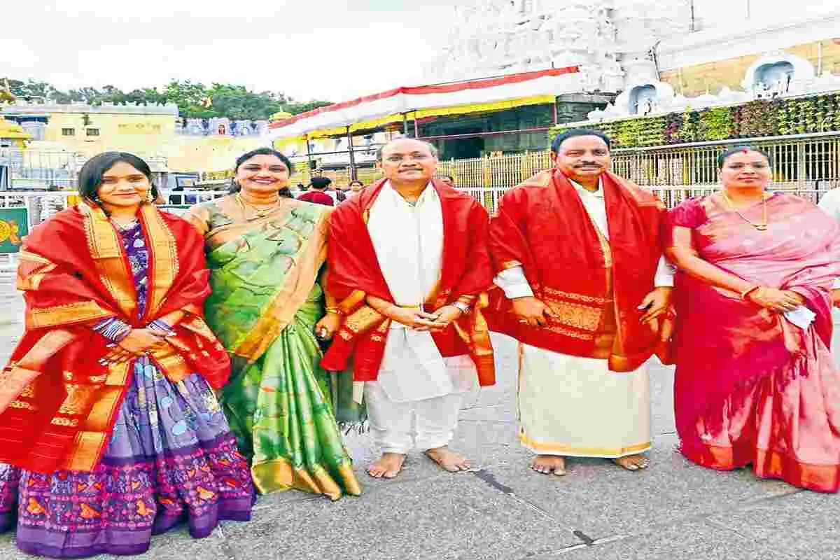 Tirumala : శ్రీవారి సేవలో హైకోర్టు న్యాయమూర్తులు