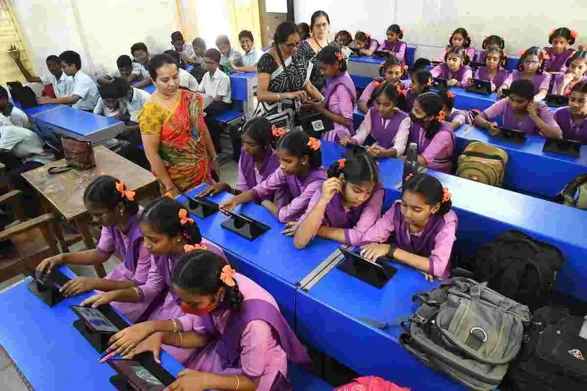 Education Department : 15 వేల మంది టీచర్ల సర్దుబాటు!