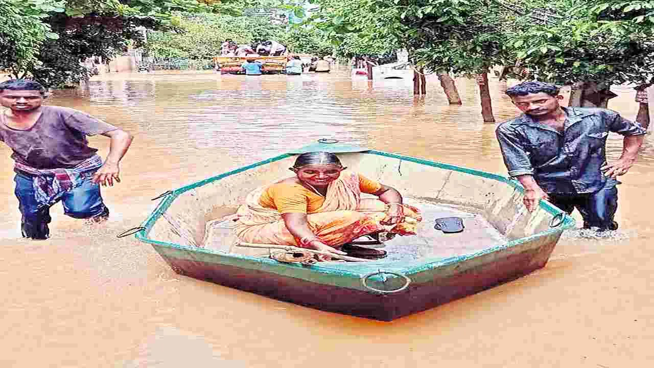 Flood Victim : కోలుకోలేని వరదదెబ్బ!