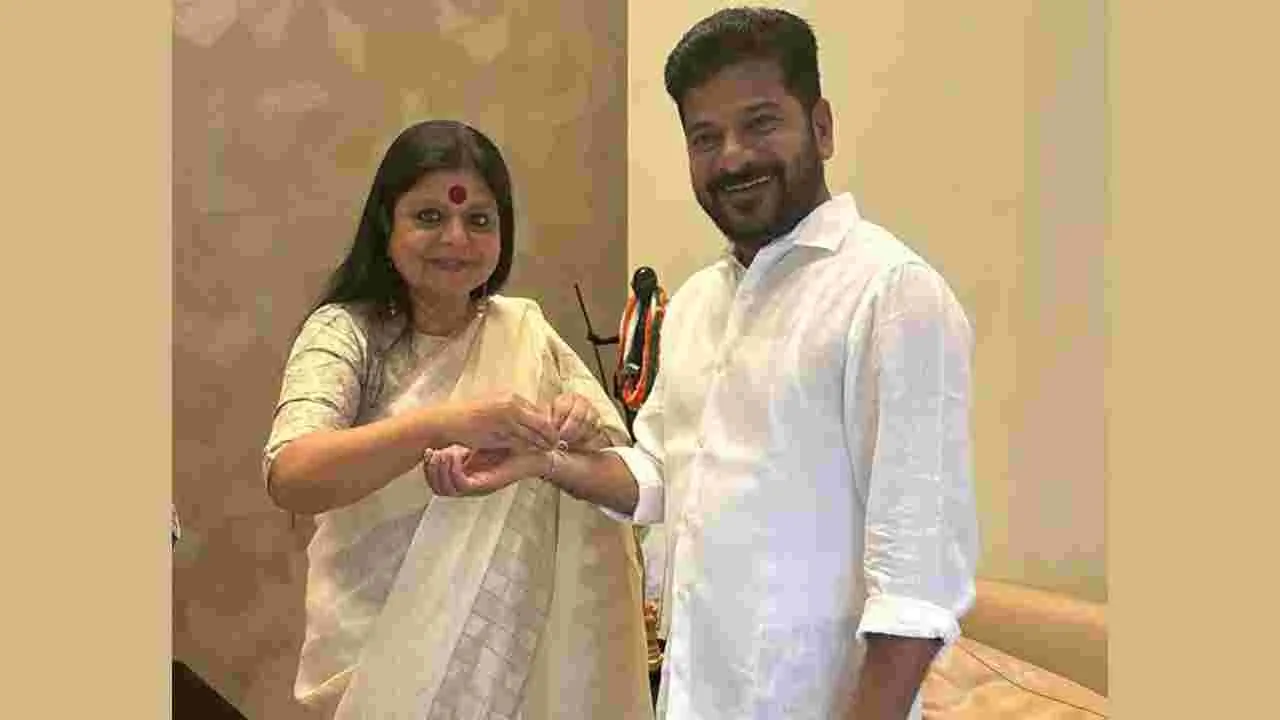 Raksha Bandhan: సీఎం రేవంత్‌కి సీతక్క సహా పలువురు మహిళా నేతల రాఖీలు