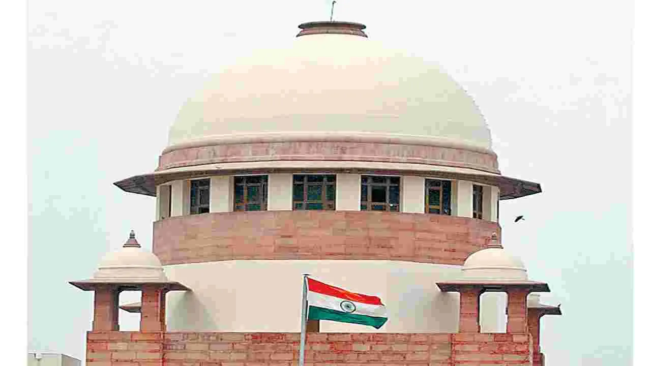 Supreme Court : ఏం ధరించాలో ఎలా చెబుతారు? 