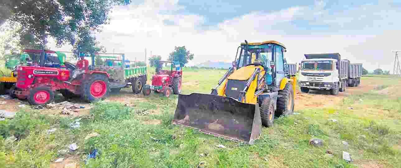 ఇసుక వాహనాలు సీజ్‌