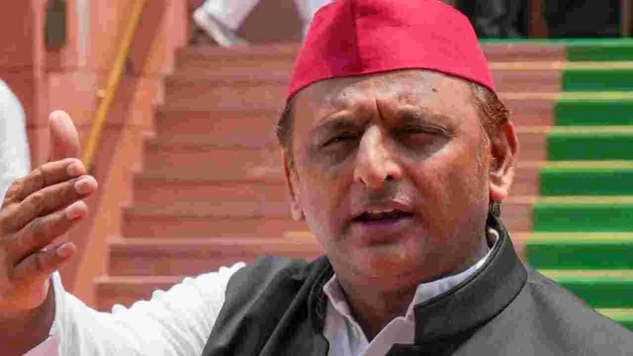 Akhilesh on Waqf Law: వక్స్ చట్టానికి కేంద్రం సవరణలపై మా వైఖరిదే.. 