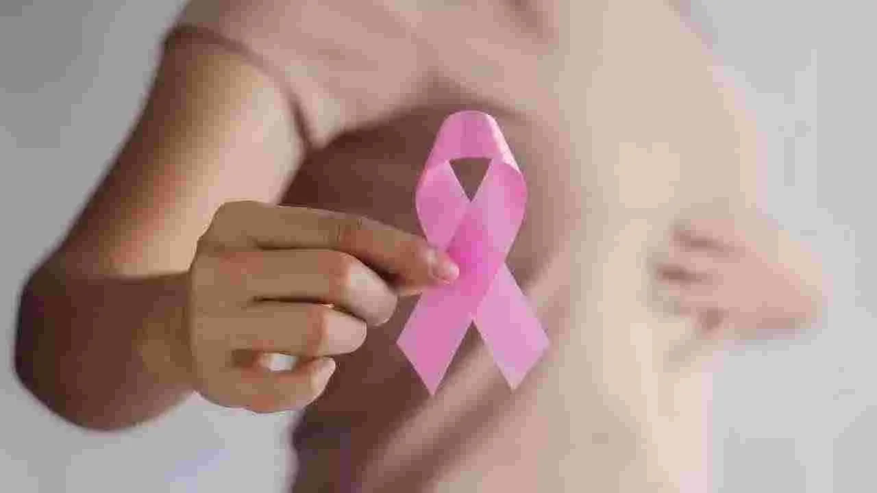 Breast Cancer:  బ్రెస్ట్ క్యాన్సర్ గురించి చాలా మంది మహిళలకు తెలియని 5 లక్షణాలు ఇవి..!