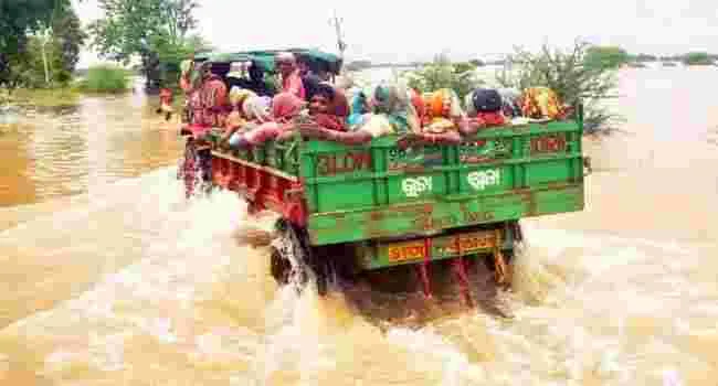 Budameru: బుడమేరు ఉగ్రరూపం.. 30 ఏళ్లలో తొలిసారిగా..