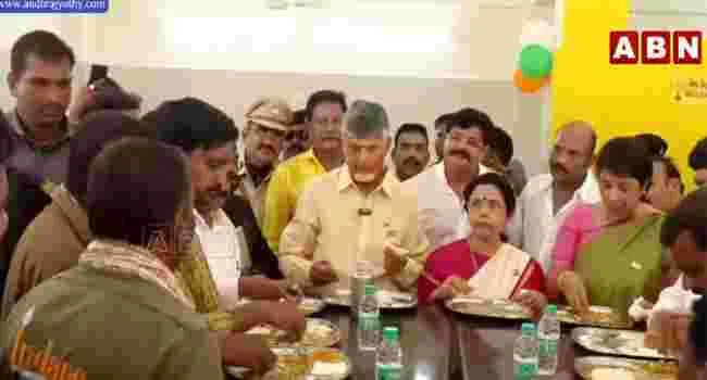 Anna Canteens: అన్న క్యాంటీన్ల నిర్వహణకు విరాళాల సేకరణ.. ప్రత్యేక ఖాతా తెరిచిన ప్రభుత్వం..