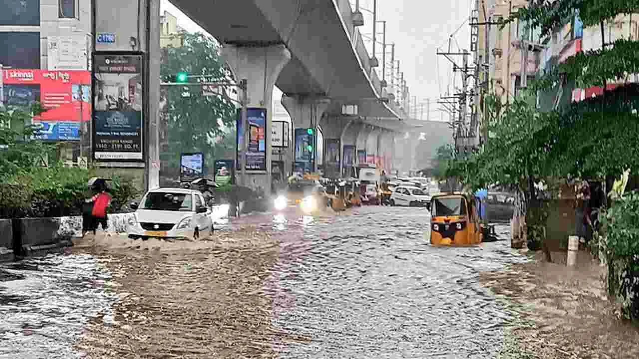 Hyderabad: జాడలేని మాన్‌సూన్‌ టీంలు..