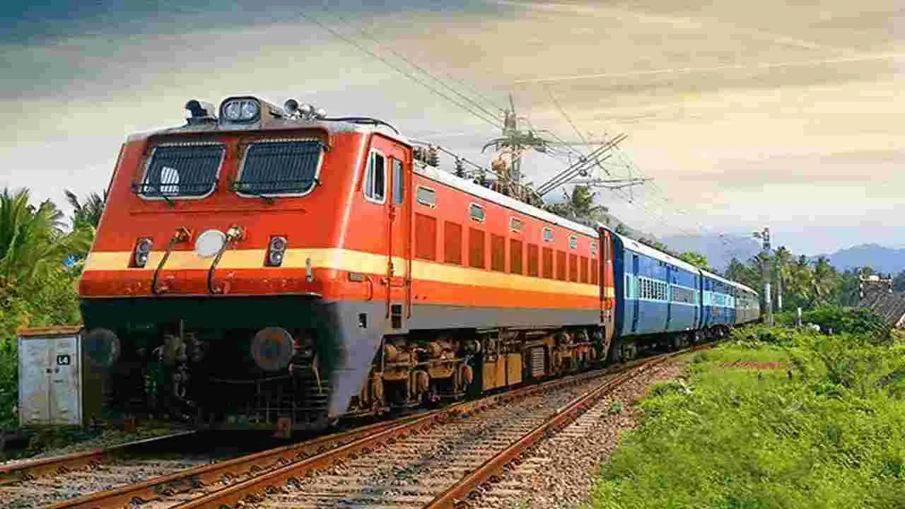 Special trains: పండుగల నేపథ్యంలో... 60 ప్రత్యేక రైళ్లు పొడిగింపు