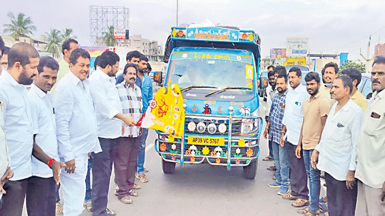 విజయవాడ వరద బాధితులకు అండగా..