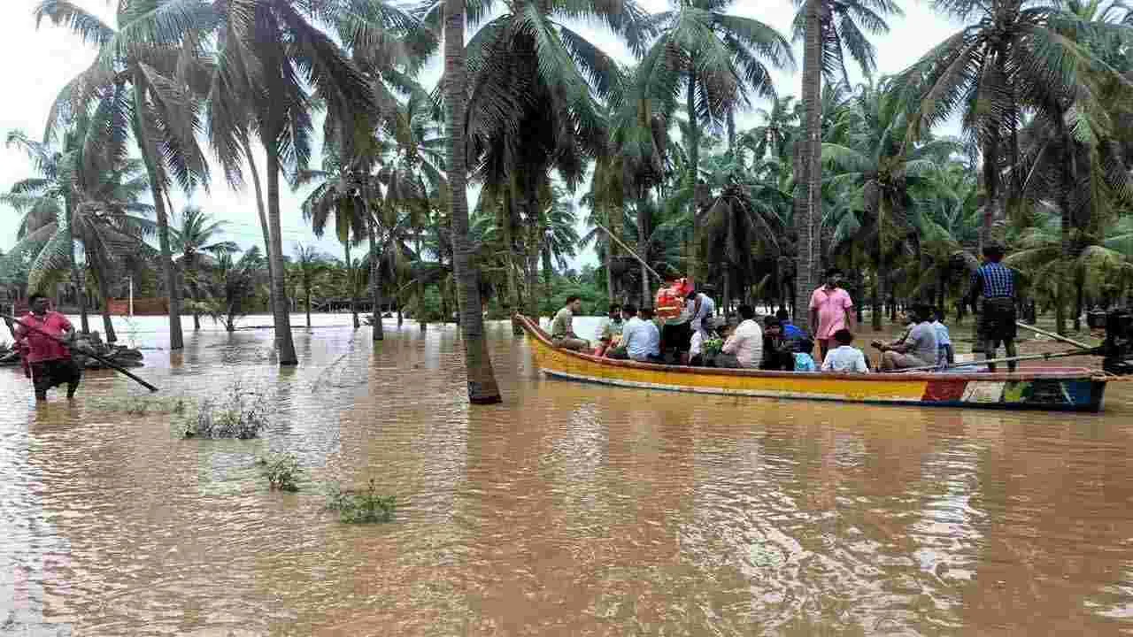 Godavari: పెరుగుతున్న గోదావరి వరద... పలు గ్రామాలు జలదిగ్బంధం