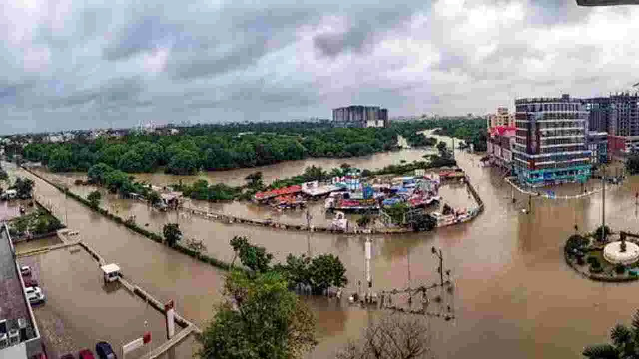 Gujarat Floods: వరదల బీభత్సం.. 28 మందికిపైగా మృత్యువాత 