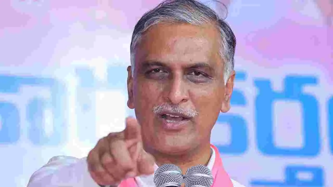 Harish Rao: గురుకులాల్లో విద్యార్థులకు పాము కాట్లపై హరీష్ ఫైర్