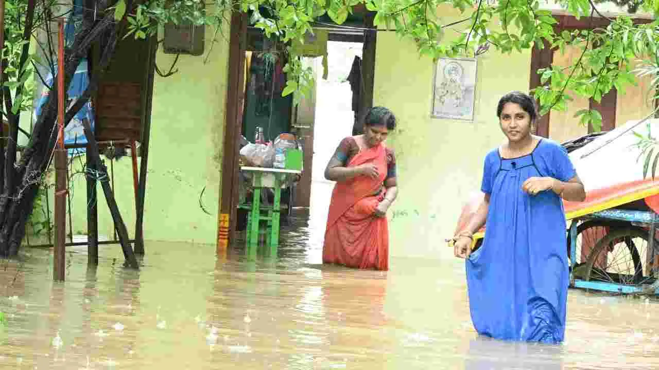 ఖమ్మంలో కుండపోత వర్షాలు.. ఉధృతంగా మున్నేరు వాగు..