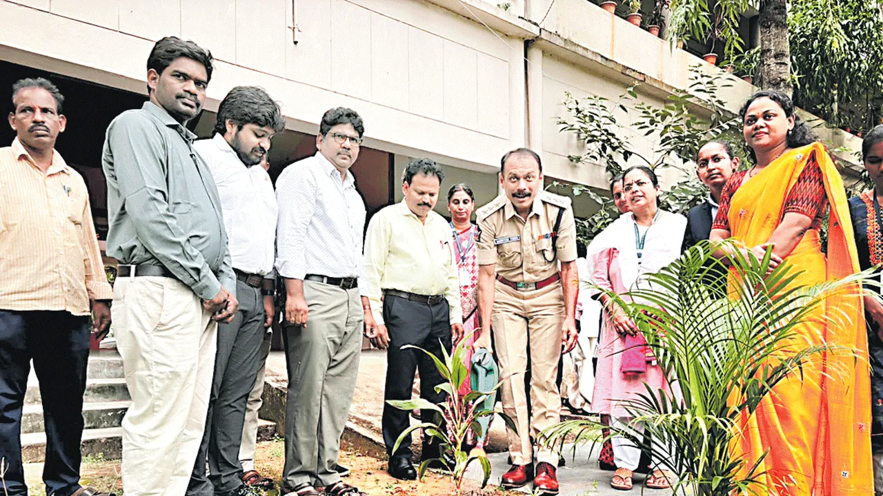 ర్యాగింగ్‌ చట్టరీత్యా నేరం : ఎస్‌డీపీవో