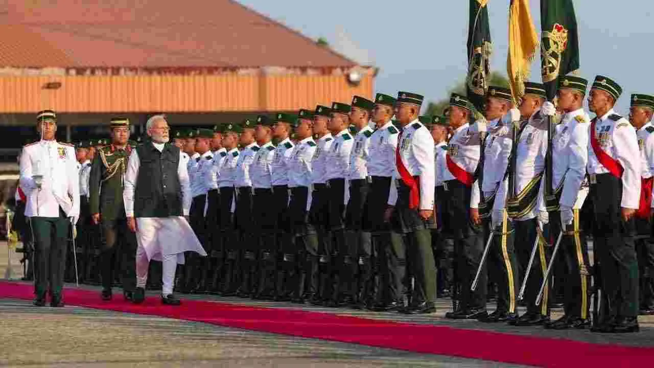 PM Modi: బ్రూనైలో మోదీకి క్రౌన్ ప్రిన్స్ ఘన స్వాగతం.. రికార్డు సృష్టించిన ప్రధాని