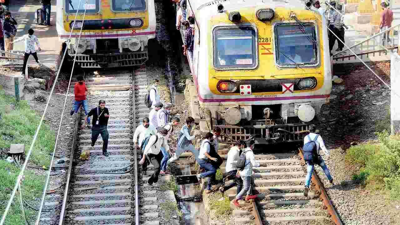 Indian Railways: ఇరవై ఏళ్లలో యాభై ఒక్క వేల మంది..