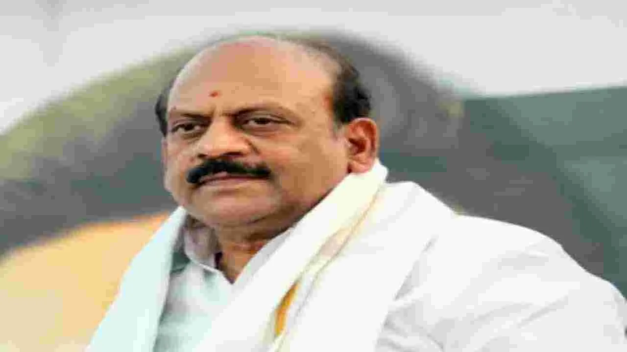 Minister: ఇలాంటి నటులు దేశాన్ని కాపాడగలరా?