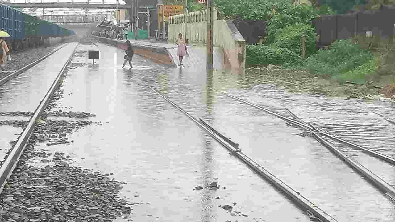 Rain Alert: ఖమ్మంలో భారీ వర్షం దృశ్యాలు..