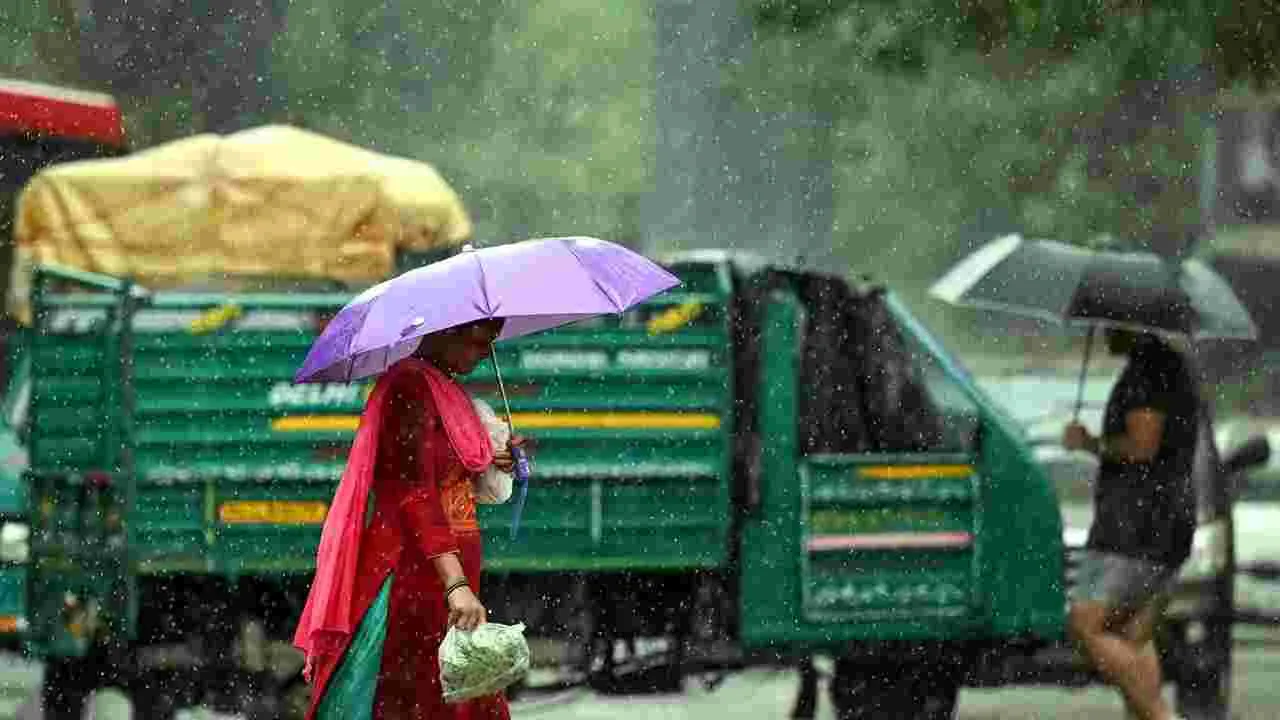 Heavy Rains: తెలంగాణకు భారీ వర్ష సూచన.. హైదరాబాద్‌కు ఆరెంజ్ అలర్ట్