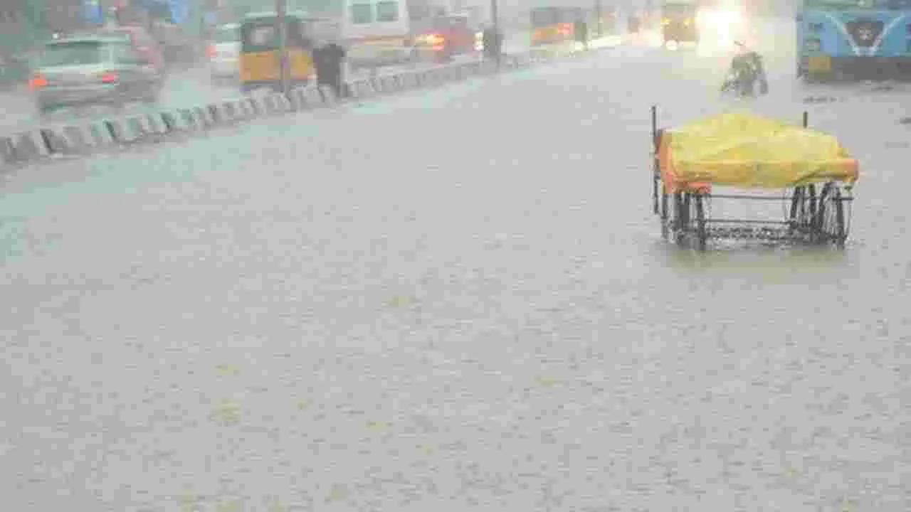 Rains: మళ్లీ షురూ.. విజయవాడలో తెల్లవారుజాము నుంచే వర్షం