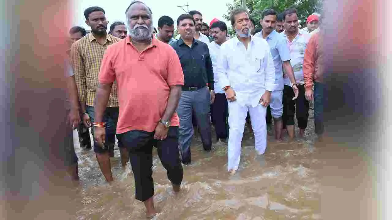 వరద ప్రభావిత ప్రాంతాల్లో దామోదర్ రాజనర్సింహ పర్యటన..