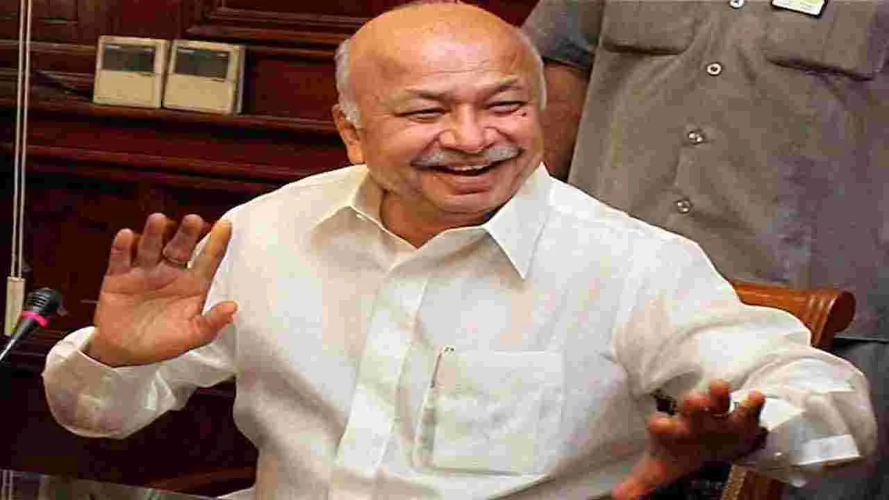 Sushilkumar Shinde: అప్పట్లో కశ్మీర్‌‌ పర్యటన భయమేసింది... కేంద్ర మాజీ హోం మంత్రి షిండే వెల్లడి