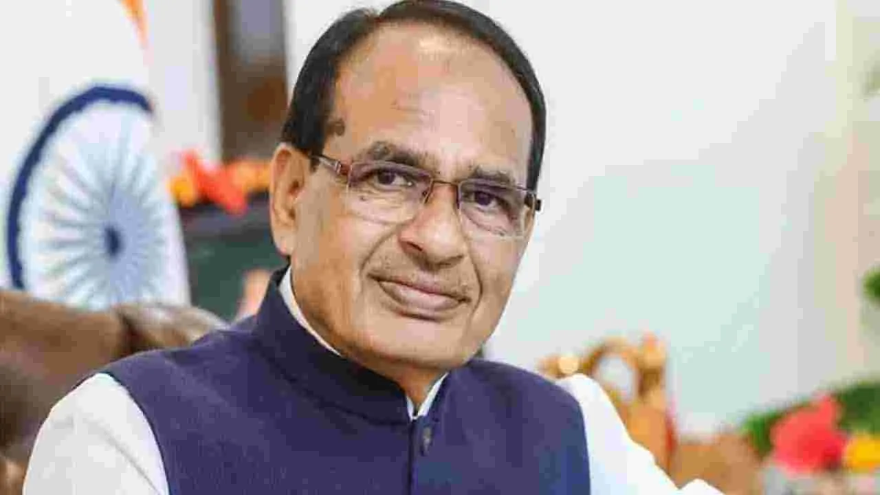 Shivraj Singh: ఏరియల్ సర్వే ద్వారా ముంపు ప్రాంతాలను పరిశీలించిన చౌహాన్