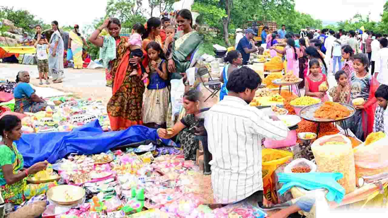 తిరుమలయ్య గుట్టకు పోటెత్తిన భక్తులు..