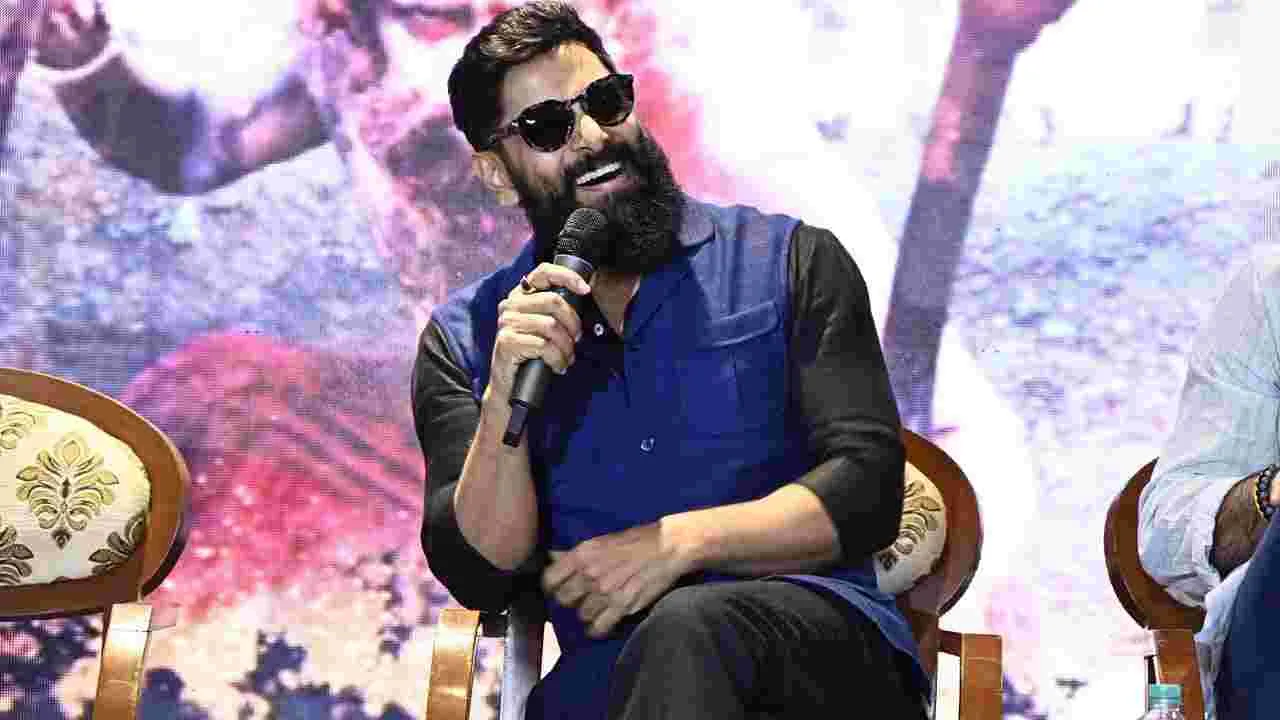 Vikram: విజయవాడలో 'తంగలాన్' మూవీ టీమ్‌ సందడి..