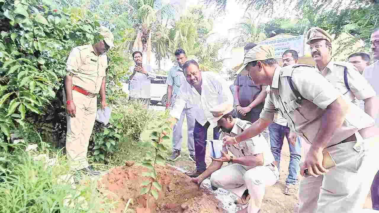 INSPECTION: ఆర్టీఓ కార్యాలయం పరిశీలన