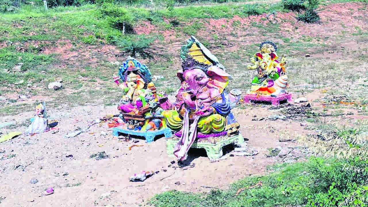 VINAYAKA ; వినాయక నిమజ్జనానికి నీటి కష్టాలు