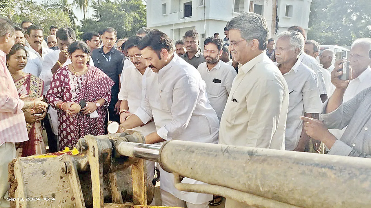 గ్రామాభివృద్ధిలో ప్రజలు భాగస్వాములవ్వాలి 